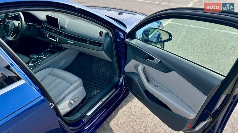 Седан Audi A4 2016 в Львові