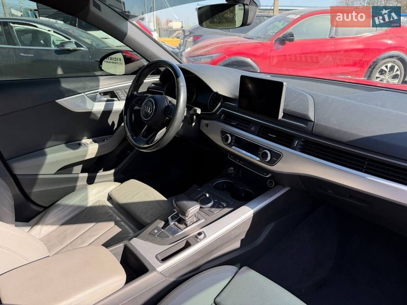 Седан Audi A4 2017 в Луцке