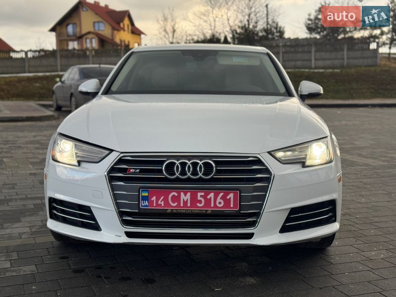 Седан Audi A4 2017 в Львове