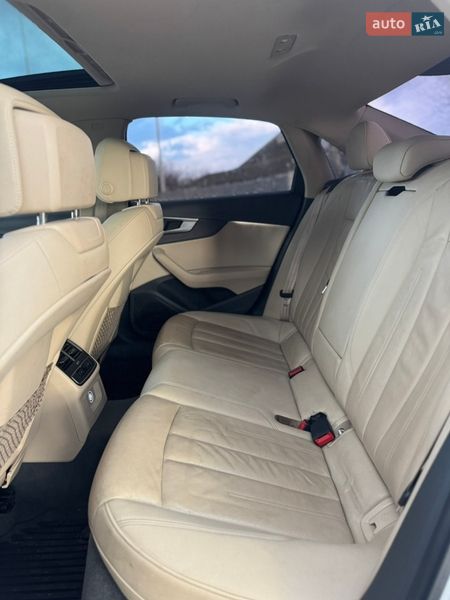Седан Audi A4 2017 в Львове