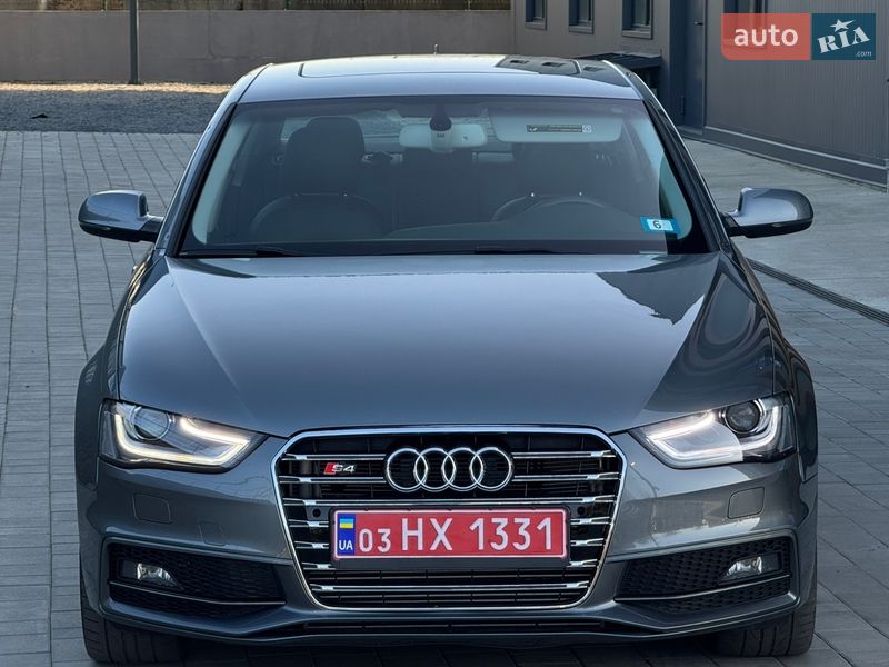 Седан Audi A4 2015 в Луцке