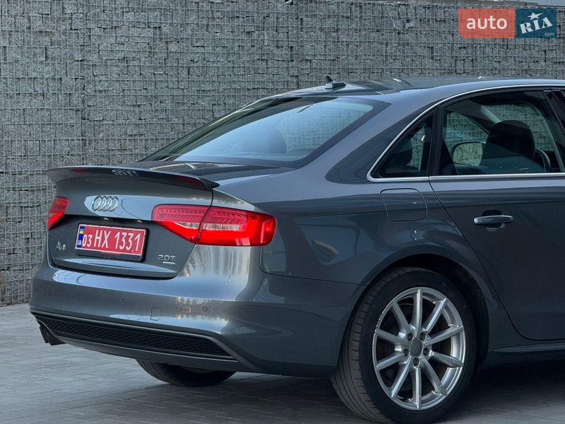 Седан Audi A4 2015 в Луцке