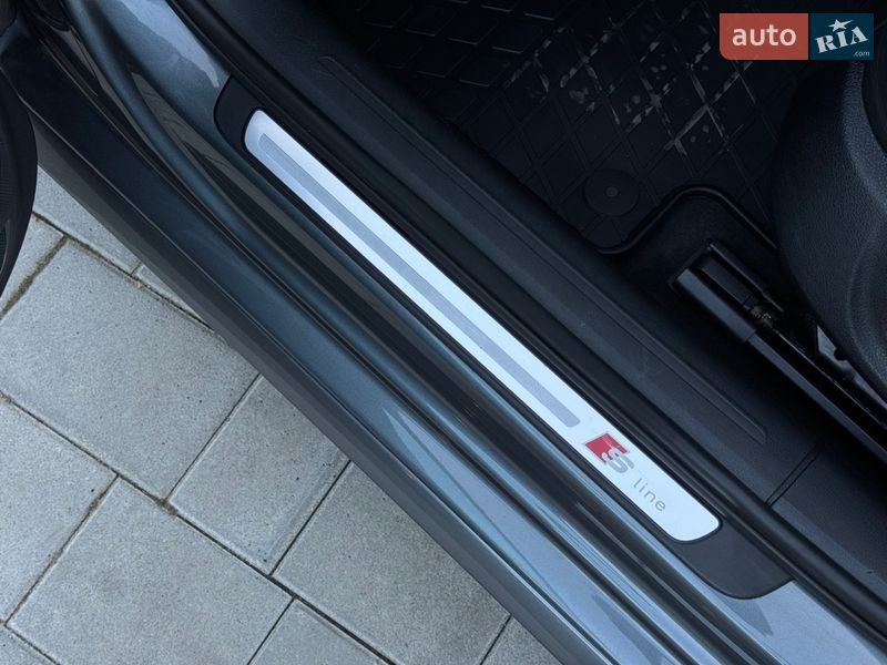 Седан Audi A4 2015 в Луцке