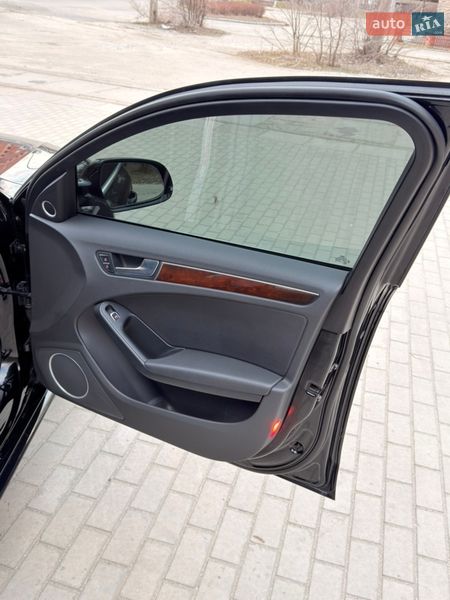 Седан Audi A4 2015 в Запорожье