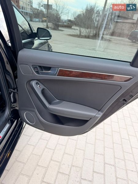 Седан Audi A4 2015 в Запорожье