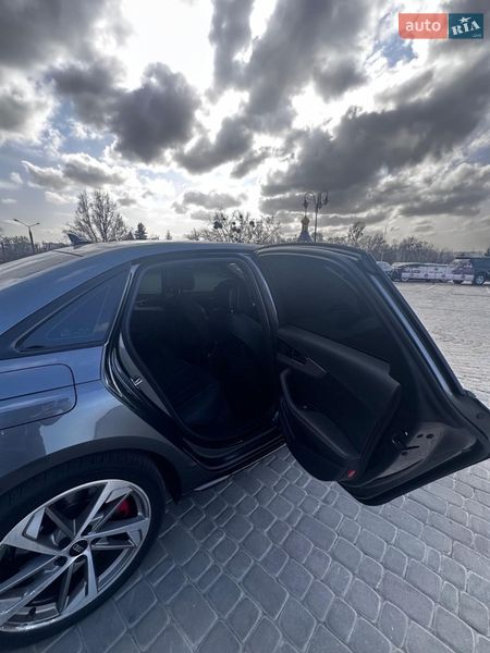 Седан Audi A4 2022 в Києві