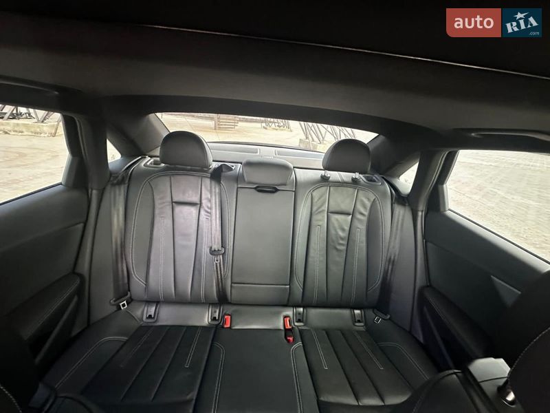 Седан Audi A4 2022 в Харькове