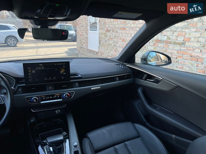 Седан Audi A4 2021 в Ровно