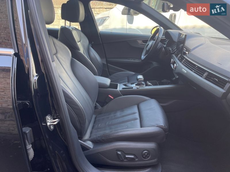 Седан Audi A4 2021 в Ровно