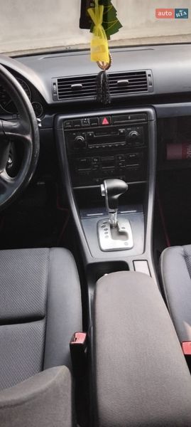 Седан Audi A4 2001 в Глыбокой