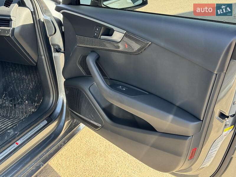 Седан Audi A4 2017 в Виннице