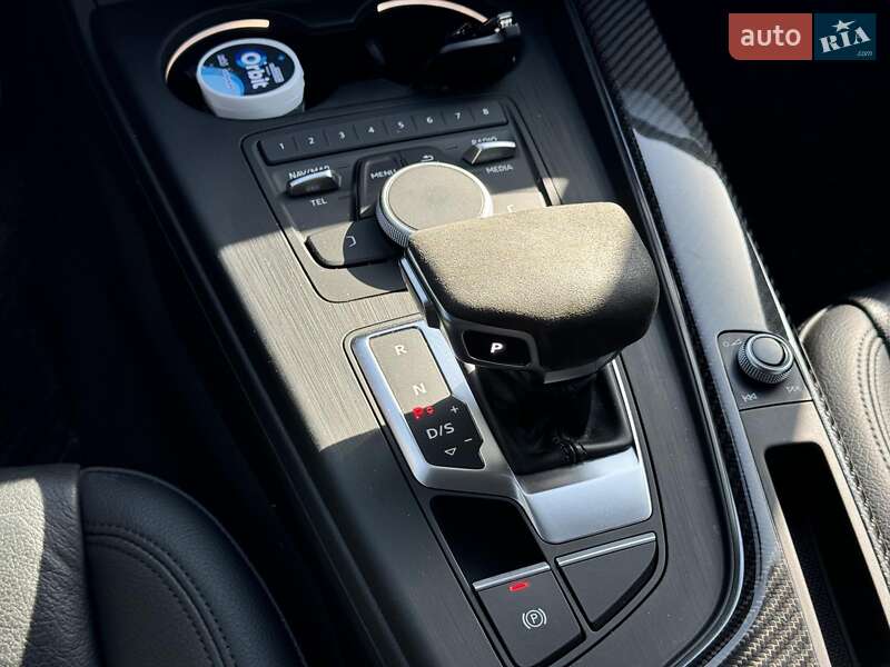 Седан Audi A4 2017 в Виннице