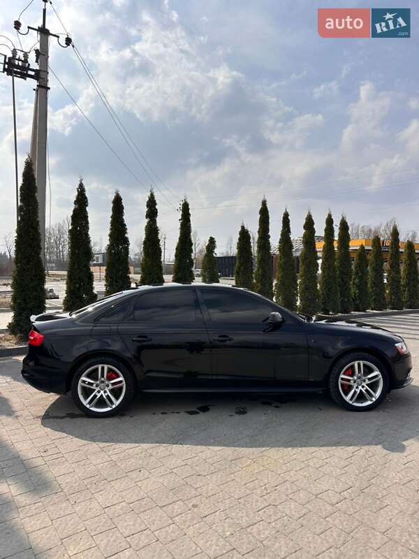 Седан Audi A4 2015 в Ивано-Франковске