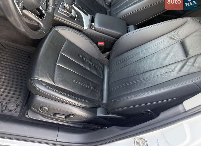 Седан Audi A4 2016 в Черновцах