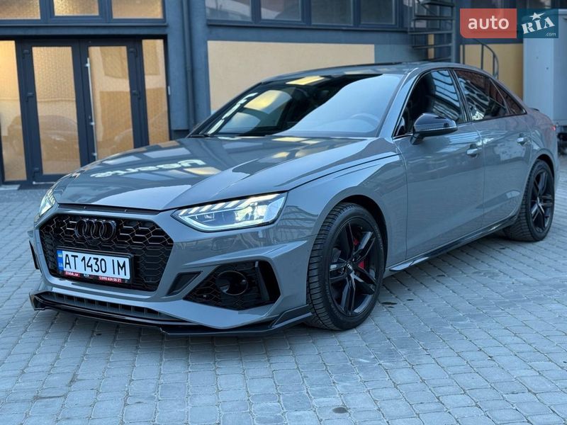 Седан Audi A4 2021 в Коломые