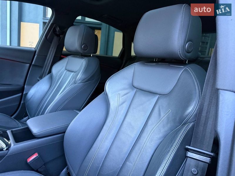Седан Audi A4 2021 в Коломые