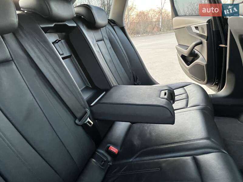 Універсал Audi A4 2016 в Дрогобичі
