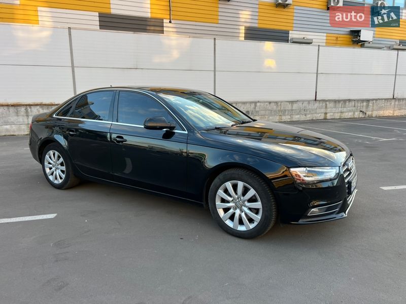 Седан Audi A4 2012 в Киеве