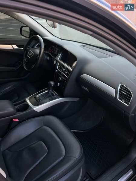 Седан Audi A4 2012 в Киеве