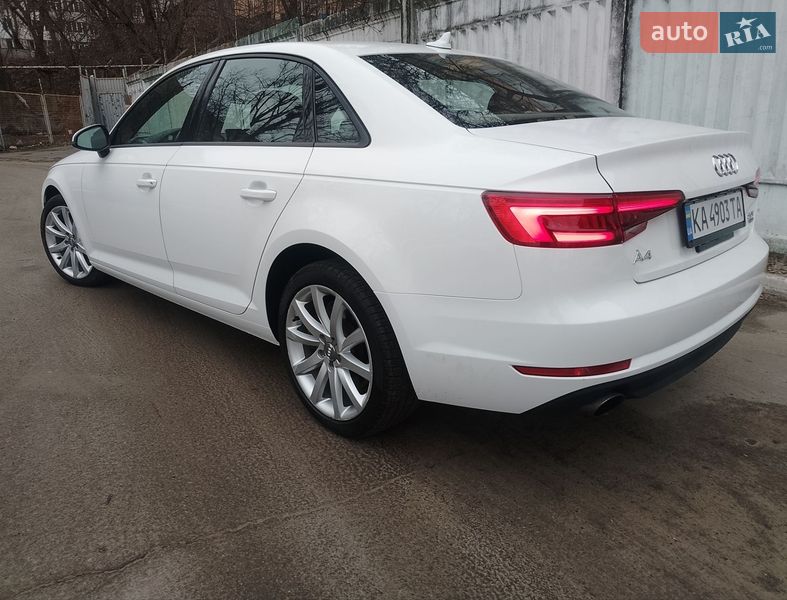Седан Audi A4 2016 в Киеве