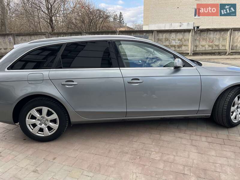 Универсал Audi A4 2010 в Луцке