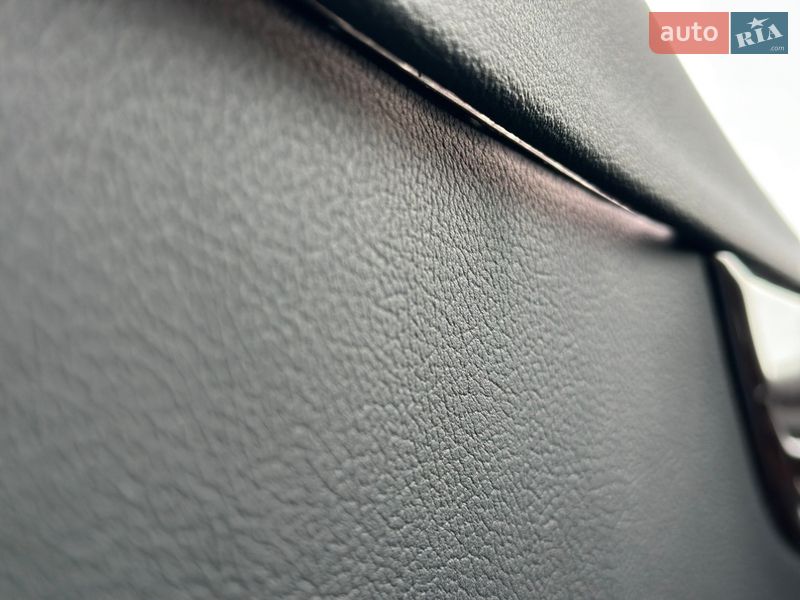 Седан Audi A4 2019 в Львові