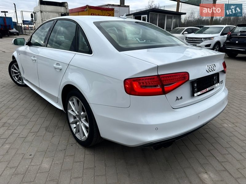 Седан Audi A4 2014 в Львові