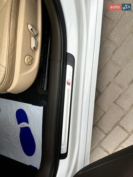 Седан Audi A4 2014 в Львові