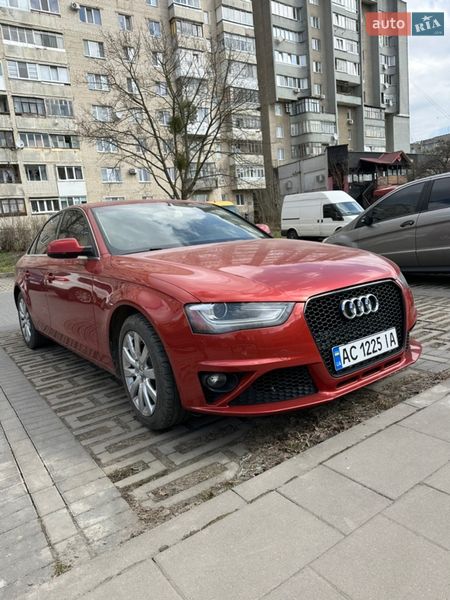Седан Audi A4 2012 в Луцке