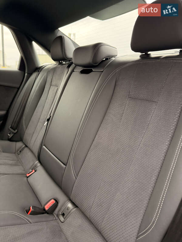 Седан Audi A4 2024 в Киеве