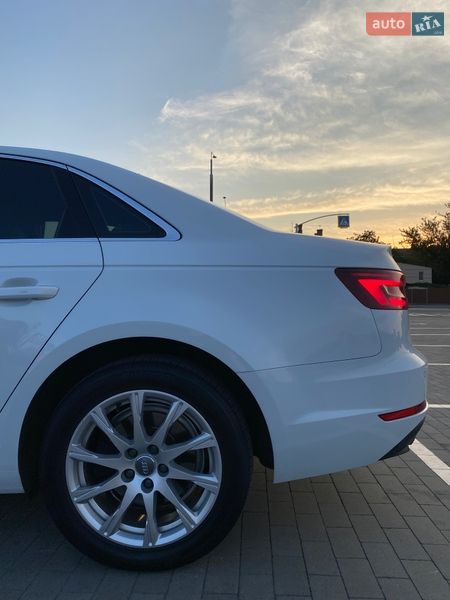 Седан Audi A4 2018 в Вінниці