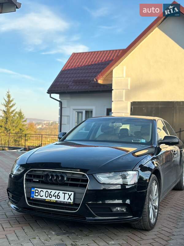Седан Audi A4 2013 в Бобрке