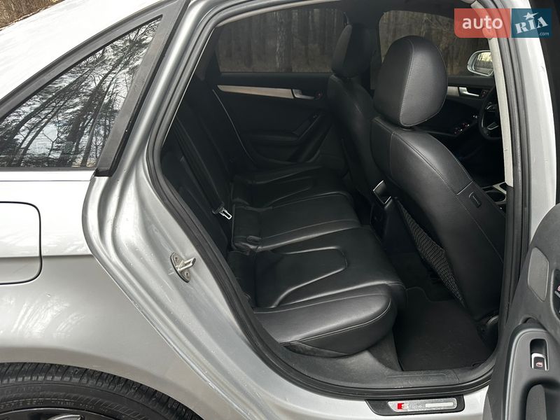 Седан Audi A4 2013 в Обухове