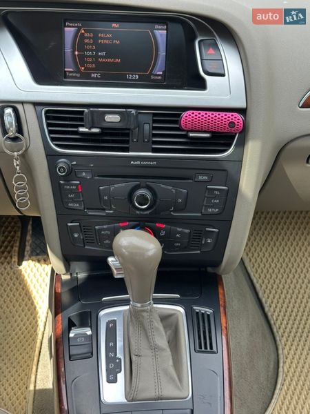 Седан Audi A4 2012 в Львове