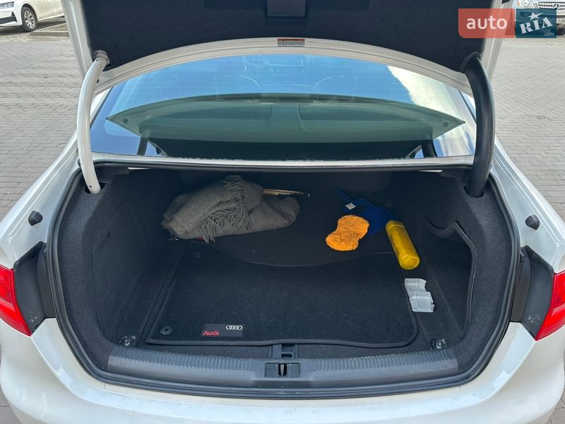 Седан Audi A4 2015 в Києві