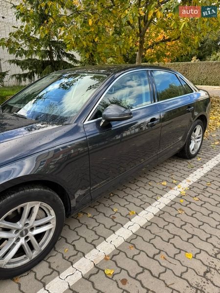 Седан Audi A4 2016 в Львові