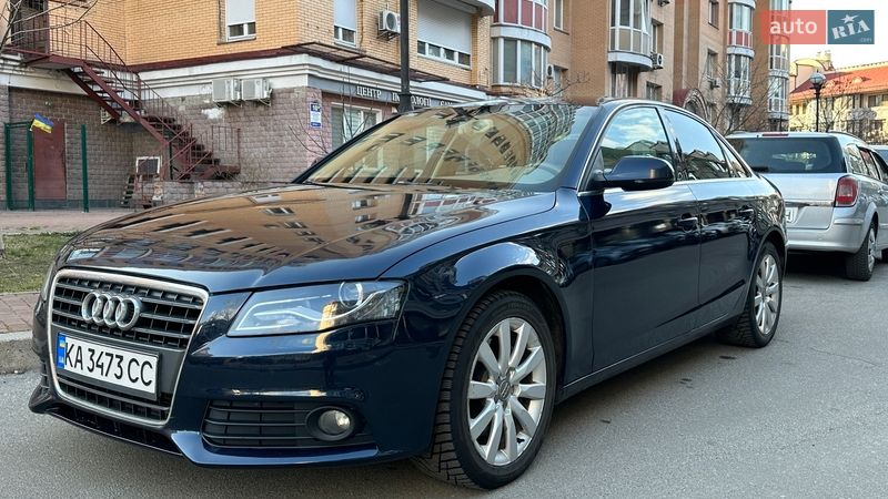 Седан Audi A4 2011 в Києві