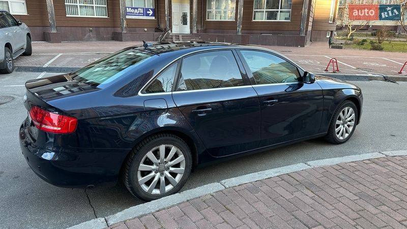 Седан Audi A4 2011 в Києві