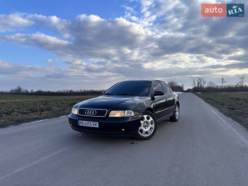 Седан Audi A4 1998 в Виннице