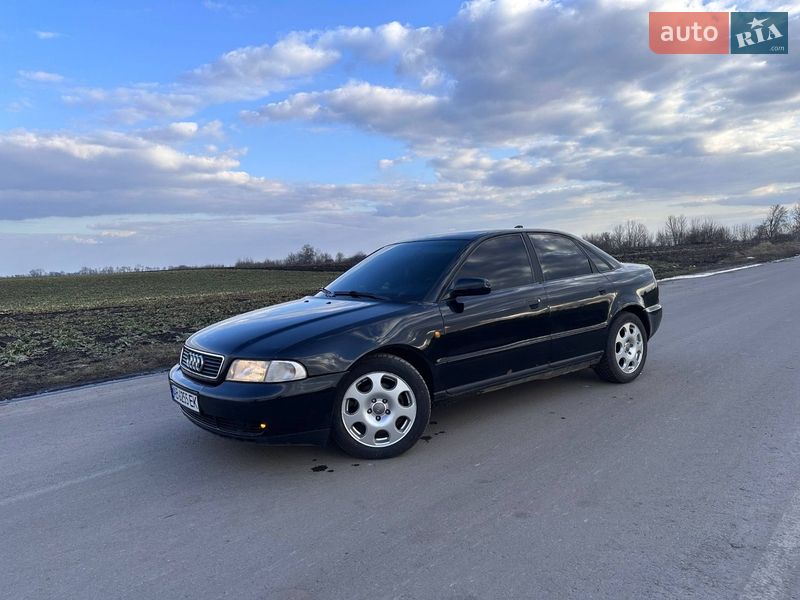 Седан Audi A4 1998 в Виннице