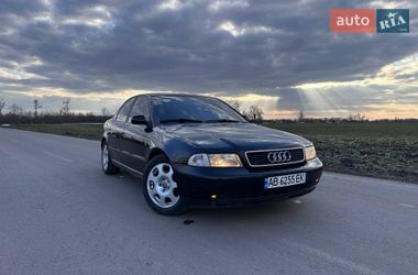 Седан Audi A4 1998 в Виннице