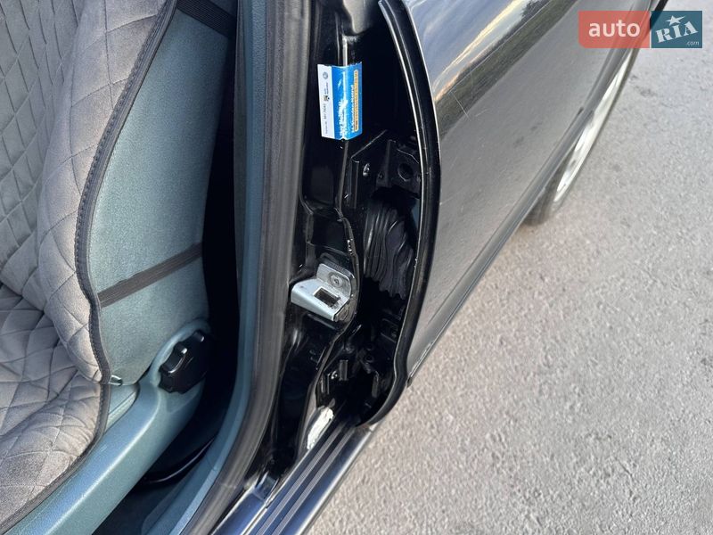 Седан Audi A4 1998 в Виннице