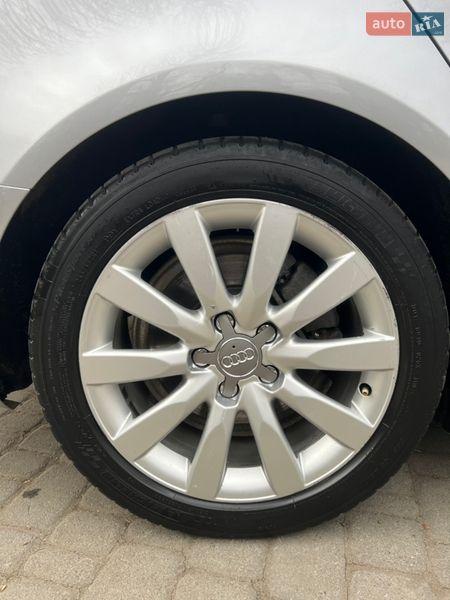 Седан Audi A4 2015 в Львове
