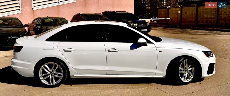 Седан Audi A4 2020 в Одессе