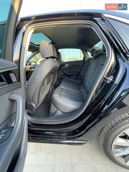 Седан Audi A4 2021 в Львове