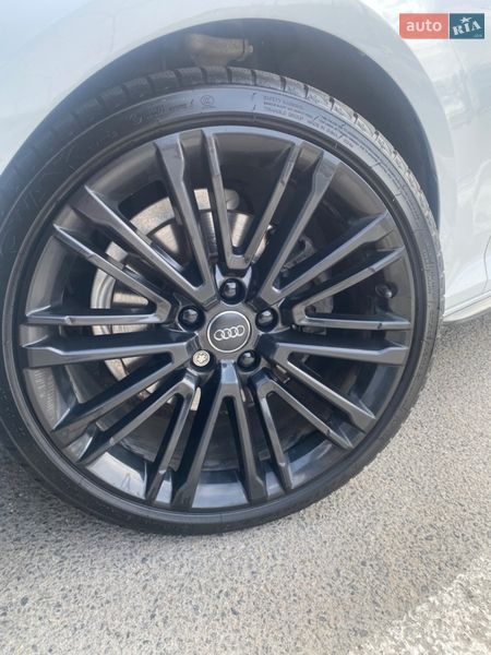 Седан Audi A4 2018 в Днепре