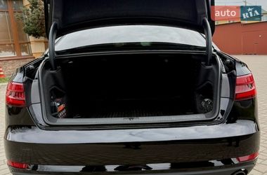 Седан Audi A4 2017 в Черновцах
