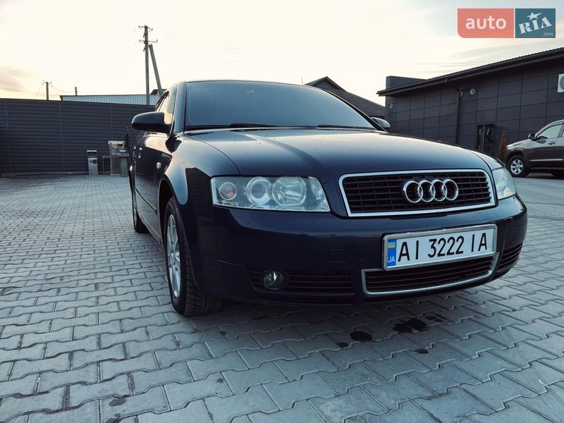Седан Audi A4 2004 в Ракитном