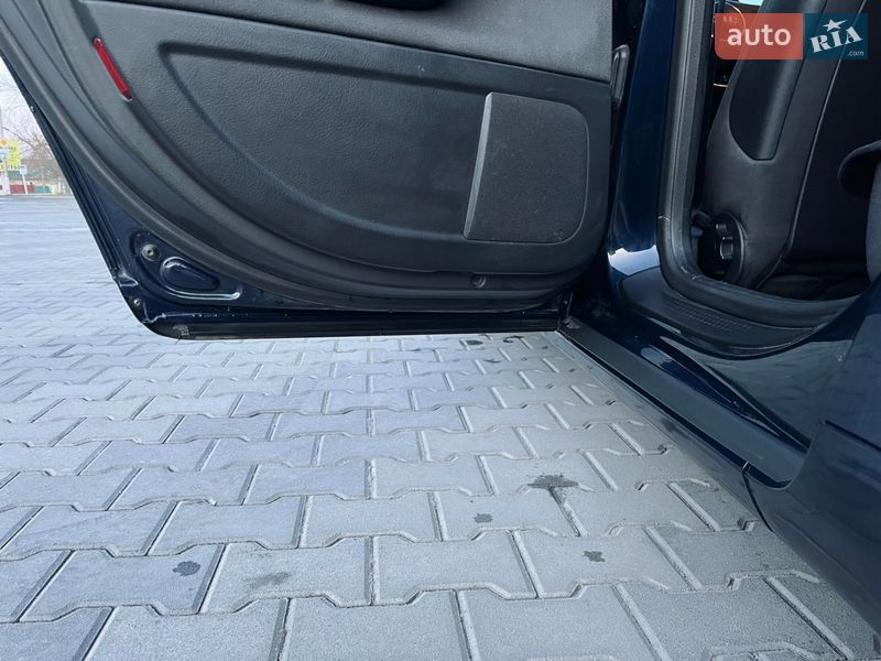 Седан Audi A4 2004 в Ракитном