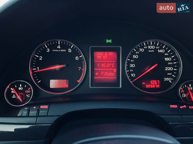 Седан Audi A4 2004 в Ракитном